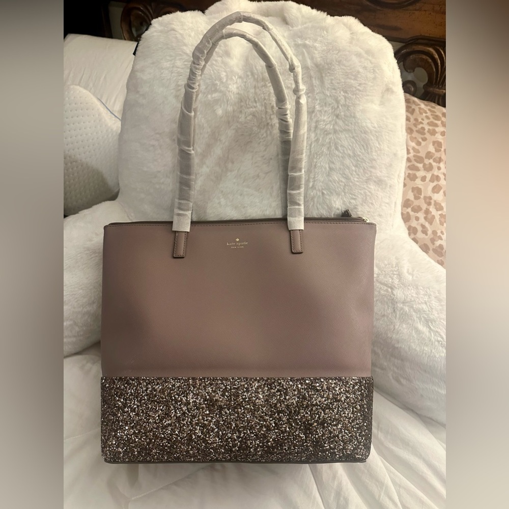 ✨✨✨GLITTER KATE SPADE TAN/TAUPE TOTE (Penny, Greta Court, Cityscape)✨✨✨